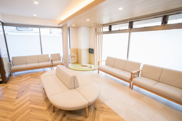 待ち合いスペース（別角度）